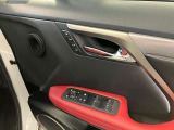 運転の操作性、快適性、など全ては、シートポジションから始まります。シートメモリーは、重要な機能です。