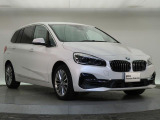 一目で伝わるBMW特有のスポーティーなプロポーションは、BMWの走行性能を生み出すのに欠かせない要因の一つです。細部まで拘りぬいたお車をぜひ一度ご覧ください!