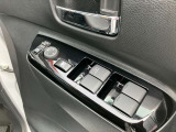 感覚的に操作可能なパワーウィンドスイッチになります。