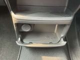 運転席周りは小物など荷物を置くことが出来ます