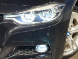 ●LEDヘッドライト:夜間走行時も良好な視界を確保し安心して運転できる高輝度LEDヘッドライトを装備!点灯速度が早く、消費電力も抑えられています。