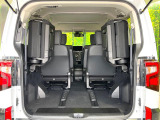 普段のお買い物や通勤、送迎等に十分な荷室スペースを確保しております。セカンドシートを倒すと、大きな荷物の積載も可能です♪