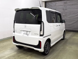 Honda SENSING装着車です。衝突を予測してブレーキをかけたり、前のクルマにちょうどいい距離で走行できる多彩な安心・快適機能を搭載した支援システムがドライバーをサポート。