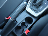 Audi正規ディーラーが高品質をお約束。高度な訓練・教育を受けたAudi専任メカニックが、100項目にもおよぶ精密な点検を実施。すべてクリアしたAudi車だけ、あなたのお手元に届けられるのです
