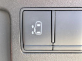 【パワースライドドア】スマートキーや運転席のスイッチでスライドドアの開閉が可能♪電動だから力を入れてドアを開ける必要が無く、小さいお子様でも、重い荷物を持っている時もラクに開け閉めできます♪