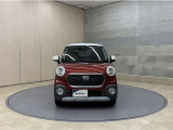 お車購入のポイントとなるフロントマスクです!かわいらしい目つきが印象的なデザインのヘッドランプです。
