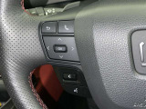 ステアリングスイッチ装備!運転しながら手元でオーディオの操作などができます。