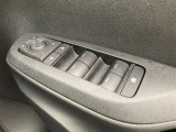 もちろん、パワーウィンドウも付いています♪ワンタッチで窓の開閉が可能です。
