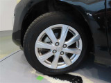 タイヤサイズは、185/70R14です。