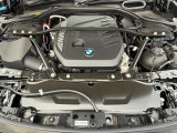 直列6気筒BMWツインパワー・ターボ・エンジン。出力210W〔280ps〕/4,000rpm(カタログ値)、トルク650Nm/1,500-2,000rpm(カタログ値)♪