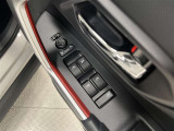 電動格納式ドアミラー!全席パワーウインドウ!運転席にはオート機能付!