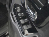 ◆パワーウィンドウスイッチ◆運転席から全席の窓の開閉操作を行うことが出来いつでも換気ができます!