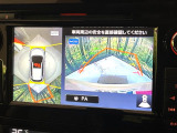 【アラウンドビューモニター】専用のカメラにより、上から見下ろしたような視点で360度クルマの周囲を確認することができます☆死角部分も確認しやすく、狭い場所での切り返しや駐車もスムーズに行えます。