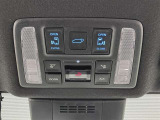 左右のスライドドアとバックドアの開閉操作が運転席からも行えとても便利です!