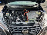 e-POWERはエンジンを発電専用にしてエンジンの作動時間を短縮。さらに、ごくわずかな減速でも回生エネルギーがとれるよう設定して、あらゆる走りのシーンで優れた燃費性能を発揮します。