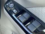 電動格納ドアミラー装備