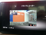 ナビゲーション連動タイプのドライブレコーダーを装備しています☆万が一の事故時の記録を残すと共に、安全運転の意識も高まります!!また旅行の思い出作りにも一役買いますね♪