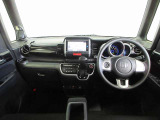 見通しのいい視界と最適なレイアウトで、見やすい・使いやすい・運転しやすいを実現♪