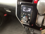 オートエアコンで、毎日のドライブを快適に。温度、風量を自動で調整し、理想的な車内環境を提供します。