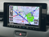 お出かけの際に安心のナビ付です☆バックカメラ機能で駐車もスムーズに行えます。