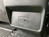 USB端子タイプA、タイプCを装備したうえでワイヤレス充電器も装備しています♪
