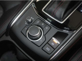 電子パーキングブレーキ搭載!!また、信号待ちなどの際にブレーキを記憶してくれるオートホールド機能も搭載!!