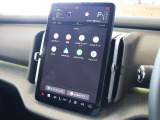 Androidを搭載しており、Playストアからアプリを追加できます 好みのナビゲーションアプリをインストールするなど自由度があります