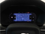 Google アシスタントを呼べば、友人や家族、会社の同僚への連絡や、車内環境の調整も思いのまま。ルート案内やエンターテイメント機能を利用する際も、ステアリングから手を離す必要はありません。