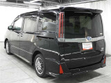 走りにこだわりながら収納力も持ち合わせたお車です。荷物を載せて軽快なドライブを楽しめますよ♪