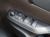 パワーウインドウを装備しております!後席ウインドゥの閉め忘れも運転席で解決できます♪