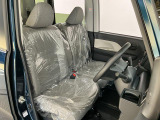 【運転席・助手席】内装ルームクリーニング済みです。しっかり綺麗にしていますので、是非、お確かめください。車に自信があるからこそ、是非一度ご来店頂き内外装も見てもらえると幸いです。