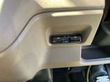 ビルトインETC車載器装備。 デザインと一体となった埋込み型タイプで、配線も見えず、隙間も無くスタイリッシュに収まっております。