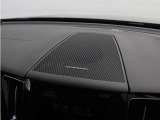 【harman/kardon】世界のオーディオファン垂涎のプレミアムサウンドシステムを搭載。原音に近い音場空間を忠実に再現。乗る人すべてに最良の音響体験を提供します。