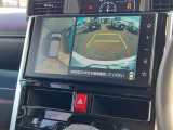 車庫入れの苦手な方の味方ナビ画面にカメラの画像が表示されます