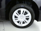 【ホイルキャップ】純正ホイール装着車です。キャップですので万が一キズをつけても簡単に交換可能です。