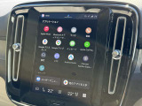 Apple CarPlayも対応していますので、お好みのアプリを使って音楽やニュース、オーディオブックを簡単に聴くこともできます。