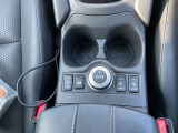 シートヒーターや4WDの切り替えなどエクストレイルならではの装備が付いています。