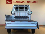 荷台アオリは3方向開き!フラットな荷台で効率よく荷物を積み降ろし出来ます!