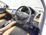 ◆視界広々で非常に運転しやすくロングドライブでも疲れを感じさせないすっきりとまとまったインパネ周りです。