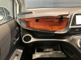 収納スペースもたくさん有ります☆車検証や小物類などすっきり収納♪