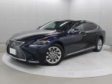 LEXUS(レクサス)ブランドのフラッグシップセダン「LS」です。