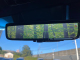 【デジタルインナーミラー】後席の大きな荷物や同乗者で後方が確認しづらい時でも安心!カメラが撮影した車両後方の映像をルームミラー内に表示。クリアな視界で状況の確認が可能です!