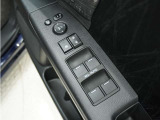 ◆パワーウィンドウスイッチ◆運転席から全席の窓の開閉操作を行うことが出来いつでも換気ができます!