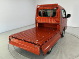 【3方開】荷台のゲートは3方向に。シーンに合わせ、効率よく荷物の積み下ろしが行えます♪