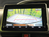 【バックカメラ】駐車時に後方がリアルタイム映像で確認できます。大型商業施設や立体駐車場での駐車時や、夜間のバック時に大活躍!運転スキルに関わらず、今や必須となった装備のひとつです!