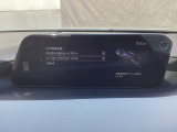 ハンドル操作をアシストすることにより車線からの逸脱回避を支援します。