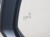 ブラインドスポット搭載されているため、車線変更時も巻き込み防止になるため安心です。