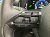 運転中、オーディオの操作をしてて、ハッとしたことはありませんか?ステアリングスイッチは、運転中でもハンドルでオーディオの操作が可能です。安全なドライブをサポートします。
