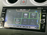 FM・AMやテレビ、Bluetooth Audioなど、利用できる音源が画面上にまとめて表示されています。選択肢を見比べながら操作でき、気分や用途に合わせて活用できます。