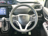 【純正革巻きステアリング】上質な革を使用することで、手にしっかり馴染みとても運転しやすいハンドルです♪
